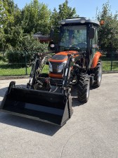 Traktor-Zentrac-654-sa-prednjom-utovarnom-kasikom